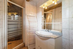 Bathtub