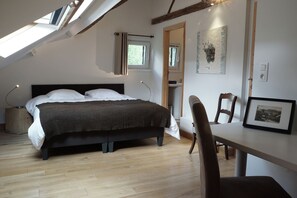 8 bedrooms, free WiFi