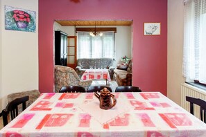 Dining - Quaint Holiday Home with Fenced Garden in Manhay (Dochamps)