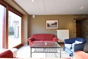 Smart TV, DVD player, stereo