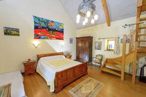 4 chambres, lit de bébé portatif, accès au Wi-Fi (inclus)