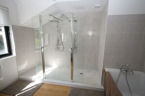 Bathtub