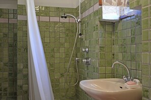 Bathtub