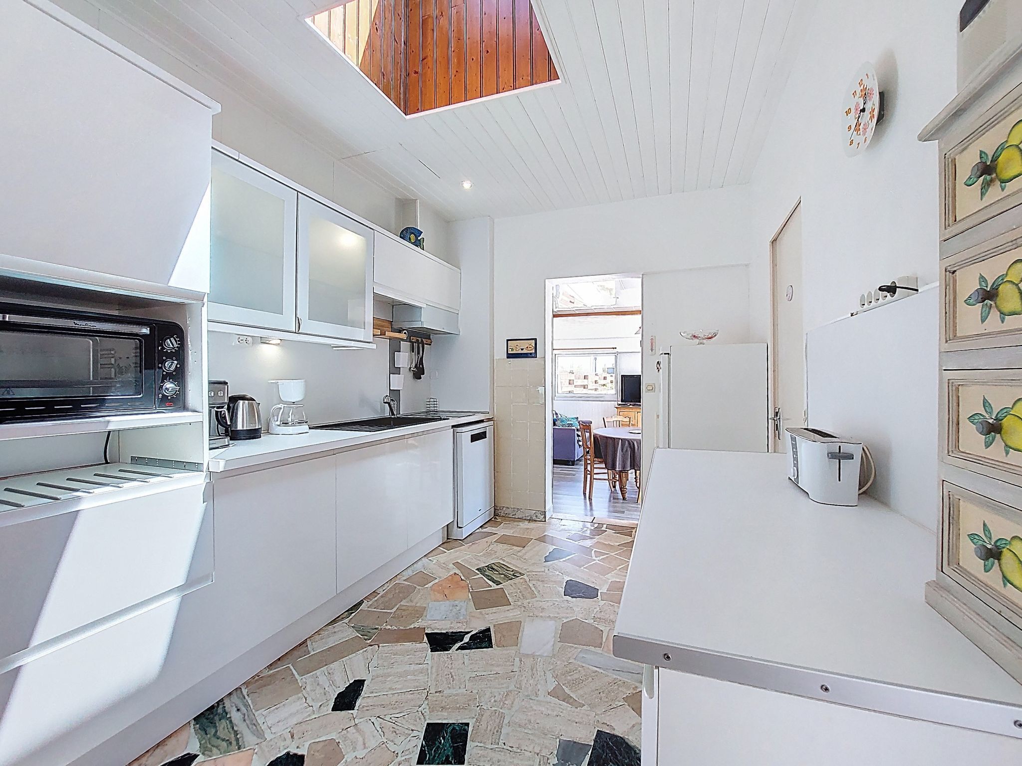 冰箱、微波炉、洗碗机、厨具/餐具