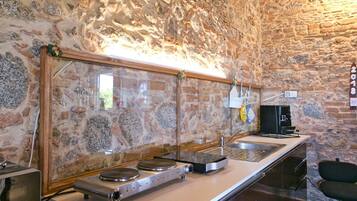 Frigorifero, microonde, forno, freezer