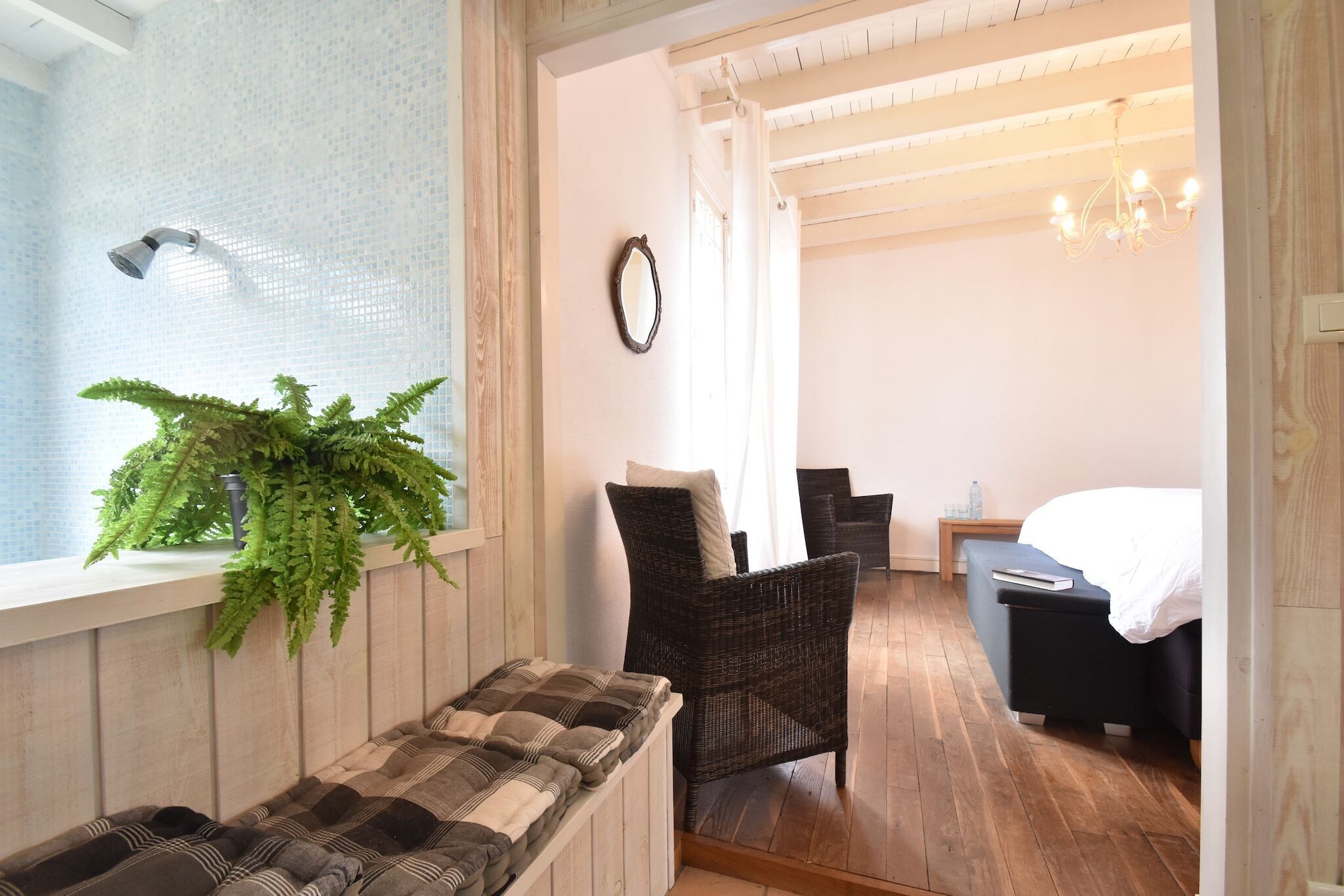 المنشأة من الداخل