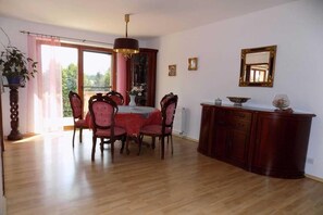 Dining - Holiday Home near Forest and Lake in Pomeranian (Łyśniewo Sierakowickie)