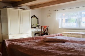 2 bedrooms, iron/ironing board, free WiFi - Holiday Home near Forest and Lake in Pomeranian (Łyśniewo Sierakowickie)