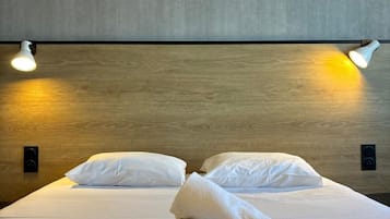 Rom – comfort, 1 dobbeltseng | Individuelt dekorert, individuelt innredet og skrivebord