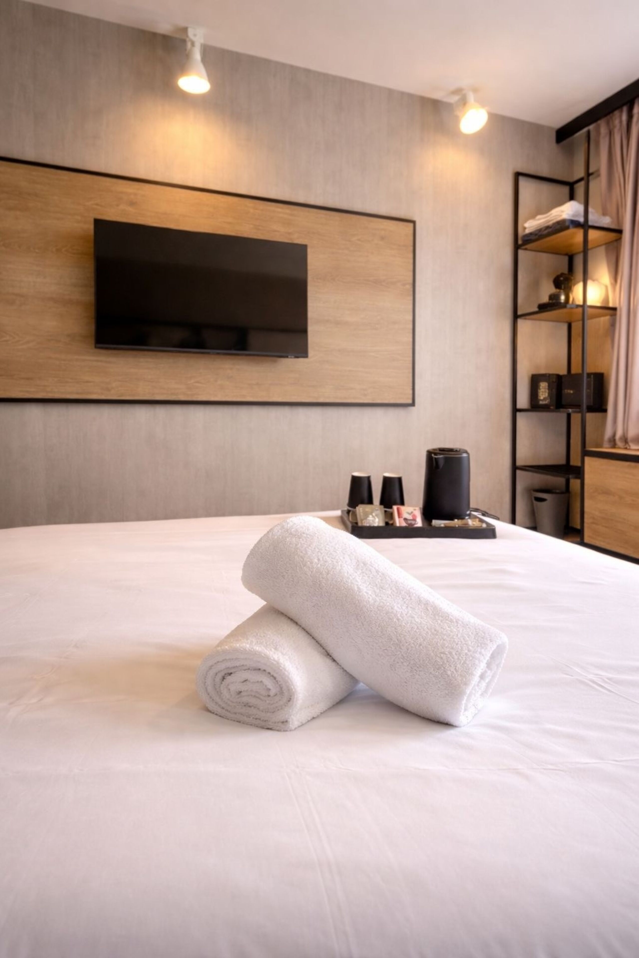 Decoración personalizada, muebles diferentes y escritorio 