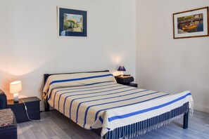 3 bedrooms, WiFi - Spacious Holiday Home near Sea in Loix (Loix)