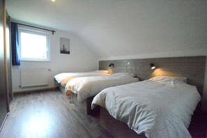 4 bedrooms, travel cot, free WiFi