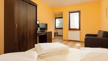 1 bedroom, desk, WiFi, bed sheets