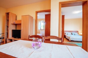 Room - Lovely Apartment  in Biograd na Moru with Balcony (Biograd na Moru)