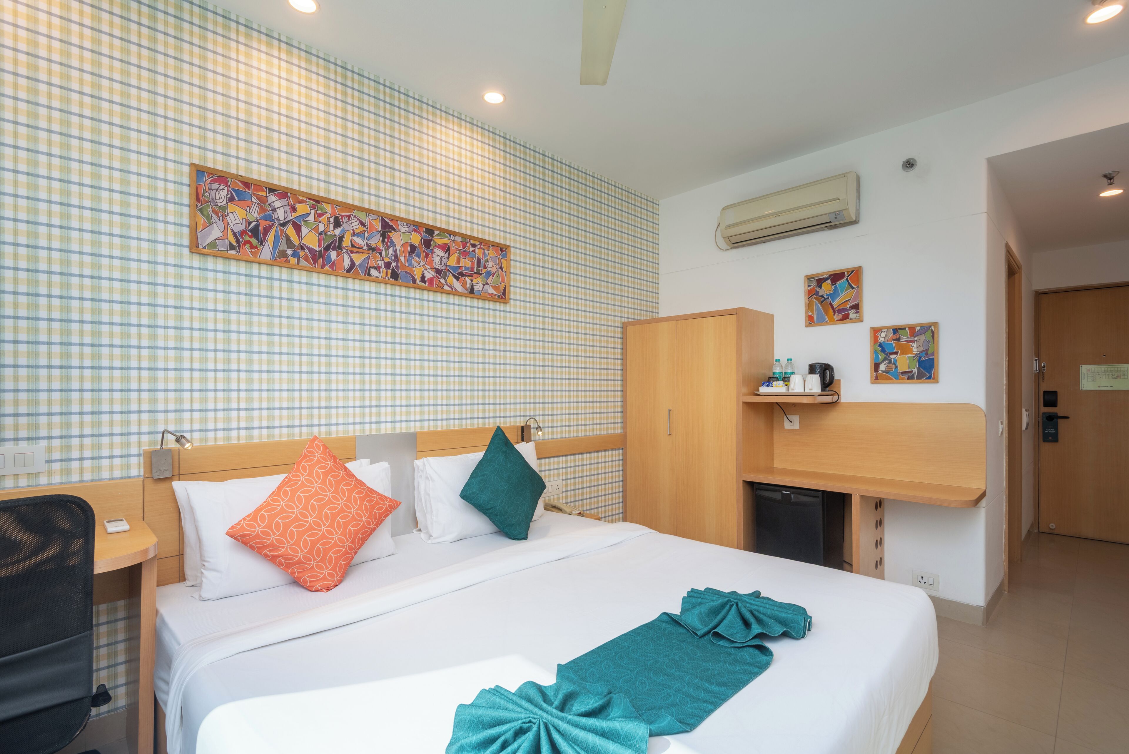 Superior - City View | In-room safe, desk, laptop workspace, blackout drapes