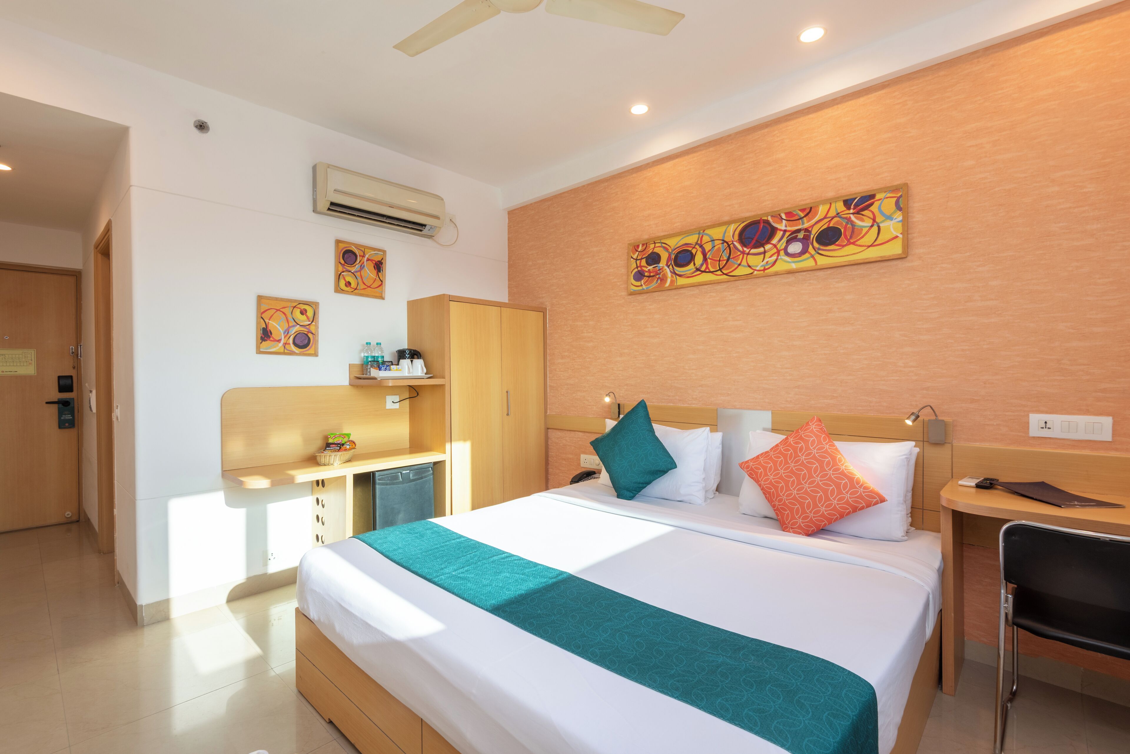 Superior - Grove View | In-room safe, desk, laptop workspace, blackout drapes