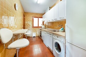 Fridge, microwave, oven