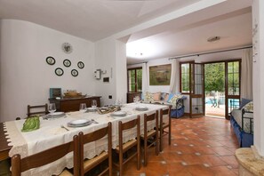 Dining - Hillside Pool & Spa Retreat (Sassetta)