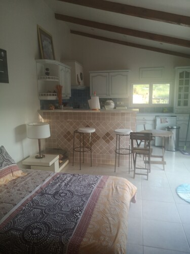 Studio calme dans la campagne