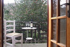 Outdoor dining - Holiday Home in Tuscany near Sassetta (Sassetta)