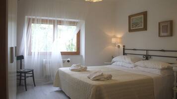 2 chambres, fer et planche Ă repasser, Wi-Fi gratuit, draps fournis