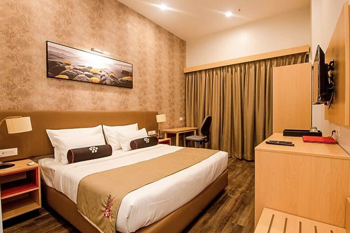 Bar mini, peti besi dalam bilik, seterika/papan seterika, Wi-fi percuma 