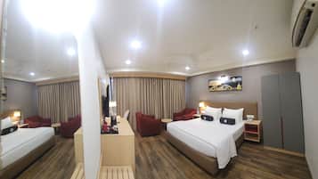 Minibar, pengeskab på værelset, strygejern/strygebræt, gratis Wi-Fi