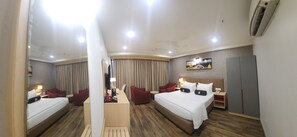 Minibar, in-room safe, iron/ironing board, free WiFi - Mastiff Hotel Ankleshwar (Ankleshwar)