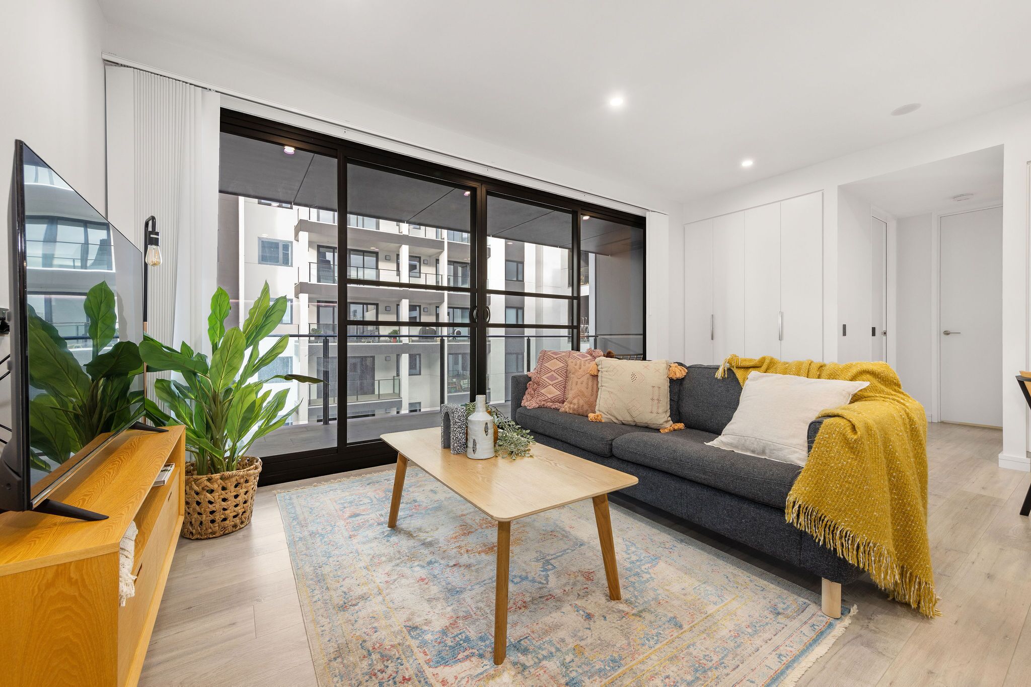 Stunning 2 bed apartment with parking in the heart of Bowden