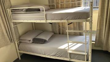 3 bedrooms, in-room safe, desk, iron/ironing board