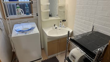 Shower, jetted tub, hair dryer, bidet
