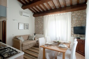 Smart TV, DVD player