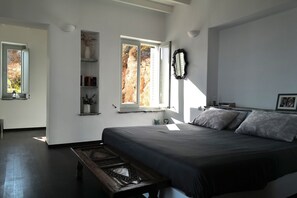 2 bedrooms, iron/ironing board