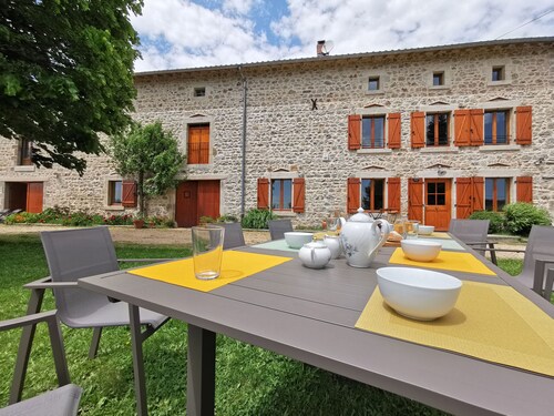 Gîte confortable en Auvergne proche de randonnées
