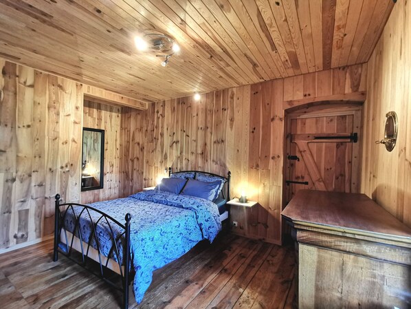 5 bedrooms, free WiFi, bed sheets