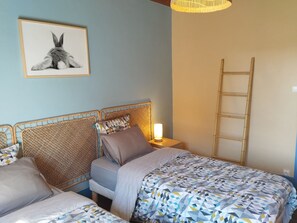 5 bedrooms, free WiFi, bed sheets