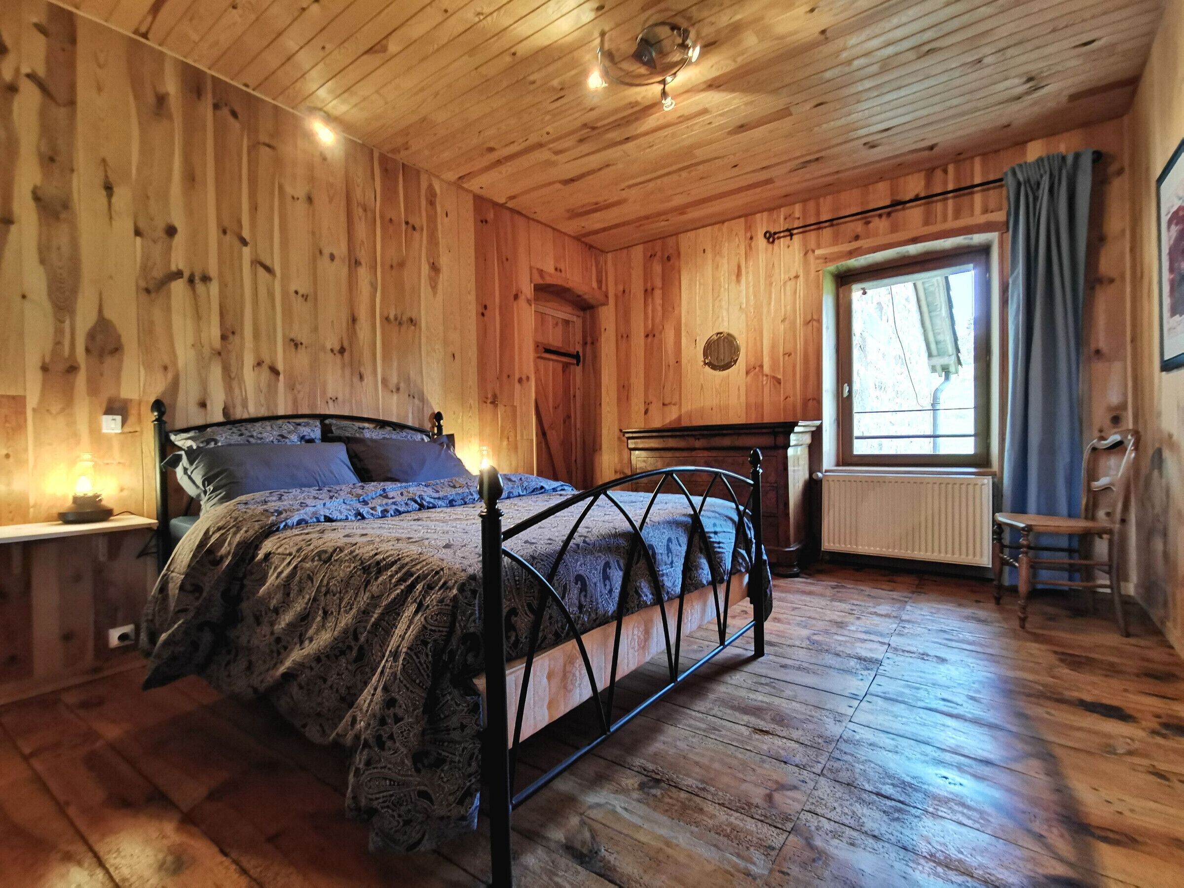 5 chambres, Wi-Fi gratuit, draps fournis