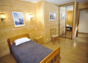 3 bedrooms, desk, free WiFi