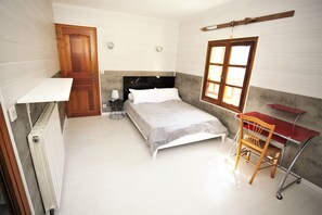 3 bedrooms, desk, free WiFi