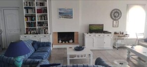 Villa | Living room | 30-inch TV with digital channels - Charming 4-bed Villa in Pefkali (Corinth)