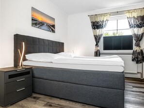 4 bedrooms, travel cot, free WiFi