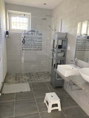 Een douche, een haardroger