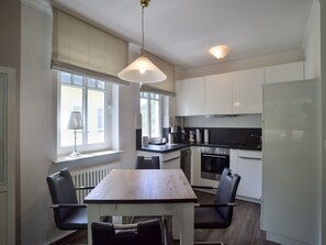 Kühlschrank, Ofen, Herdplatte, Geschirrspüler