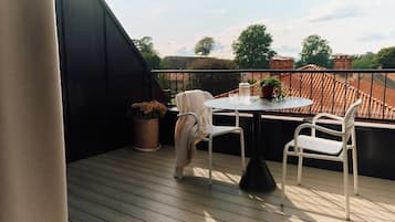 Deluxe Suite, Balcony | Balcony view