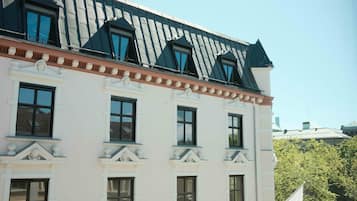 Studio, City View | City view