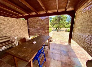 Outdoor dining - Exclusive Villa, immersed in the greenery of Salento, with private pool (Torre dell'Orso)
