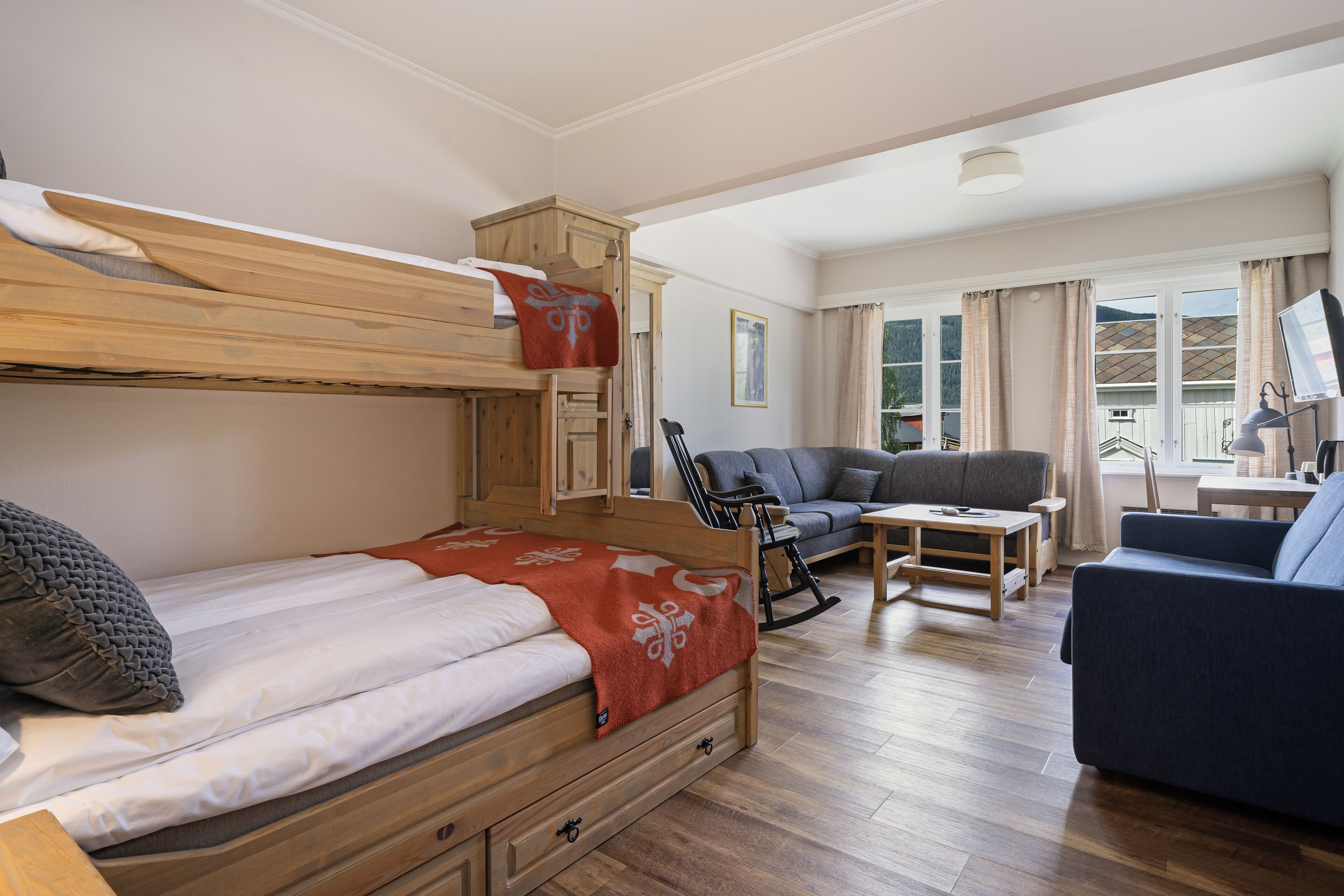 Bureau, Wi-Fi gratuit, draps fournis