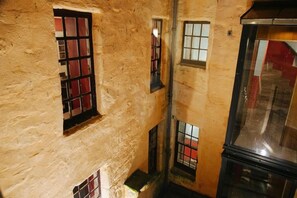 Interior - Dundee Backpackers Hostel (Dundee)