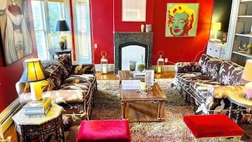 Smart TV, fireplace, books