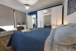 2 chambres, bureau, fer et planche à repasser, accès au Wi-Fi (inclus)